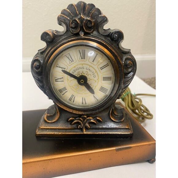 Vintage Roman Empire Gladiator Horse Drawn Chariot Mantel Desk Clock - Picture 5 of 16